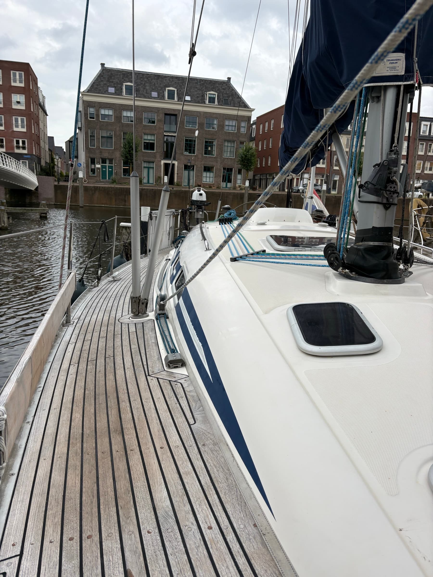 Teak side deck on the starboard side